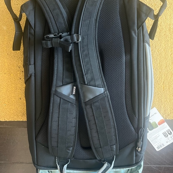 Thule backpack - Picture 6 of 8